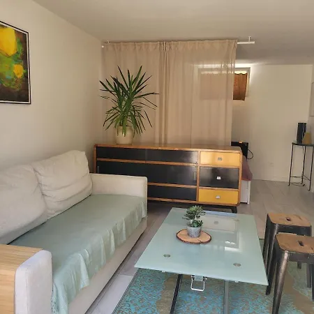 Apartamento Et Salle De Bain Autonome Dans Notre Maison Décines-Charpieu