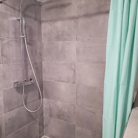 Apartamento Et Salle De Bain Autonome Dans Notre Maison *